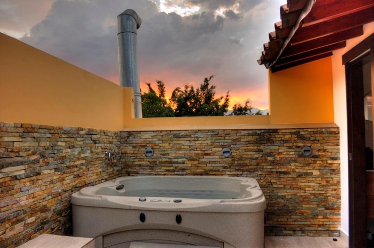 Apartamento Lleras Ac Hot Tub Medellin Exterior photo