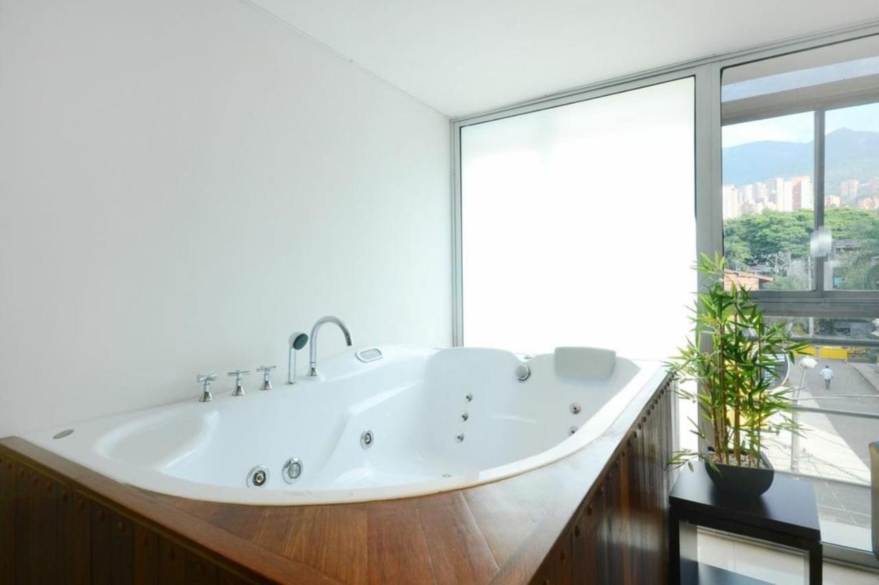 Apartamento Lleras Ac Hot Tub Medellin Exterior photo